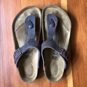 Birkenstock Gizeh Sandal in Golden Brown